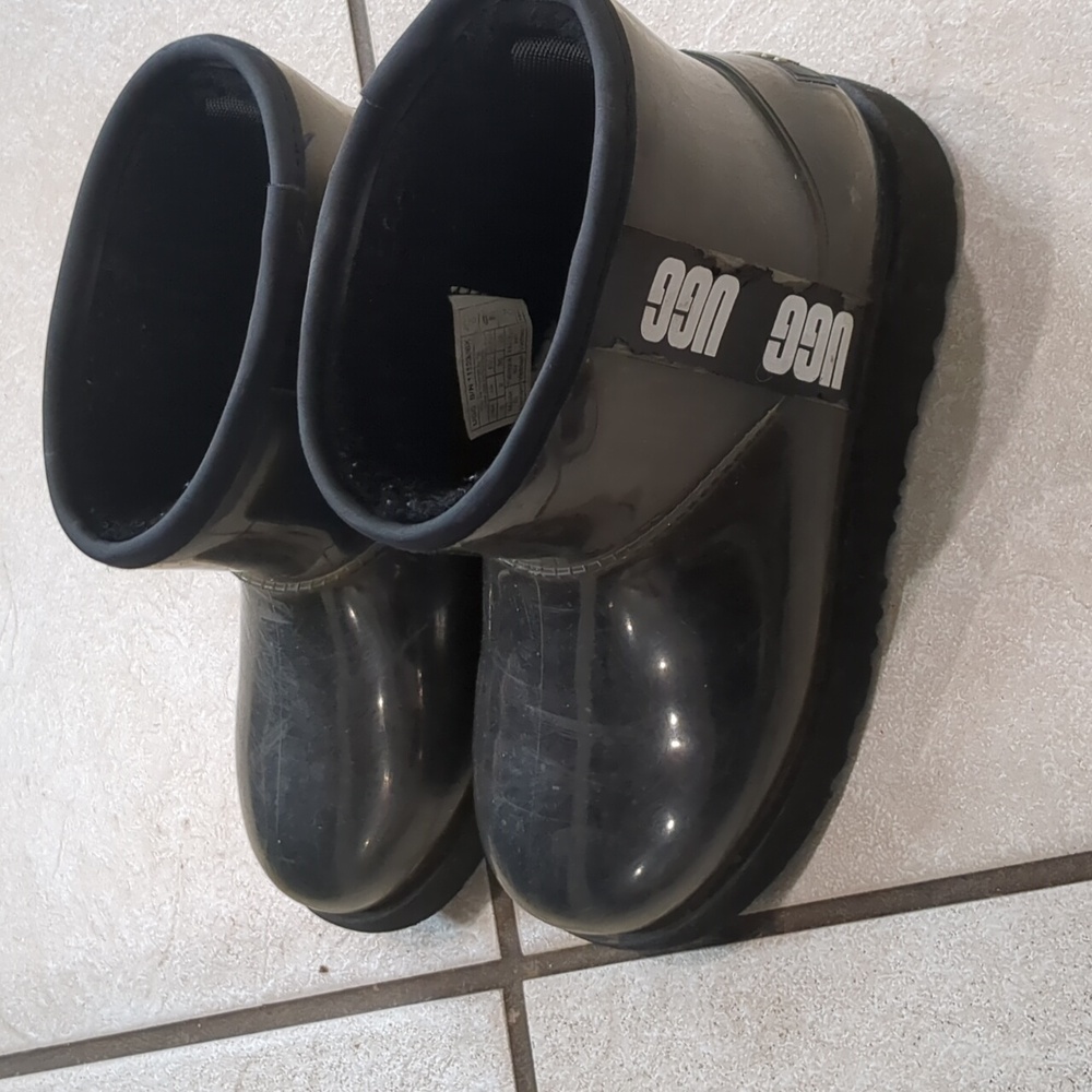 Ugg waterproof black boots size 3